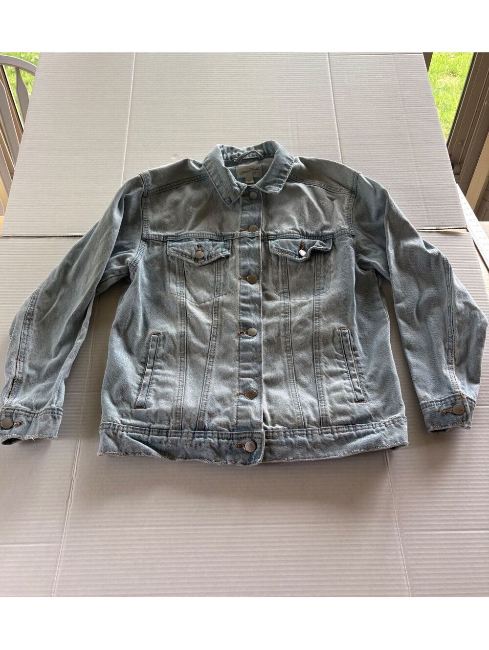 Universal Thread Light Wash Denim Trucker Jacket - Women's Size S